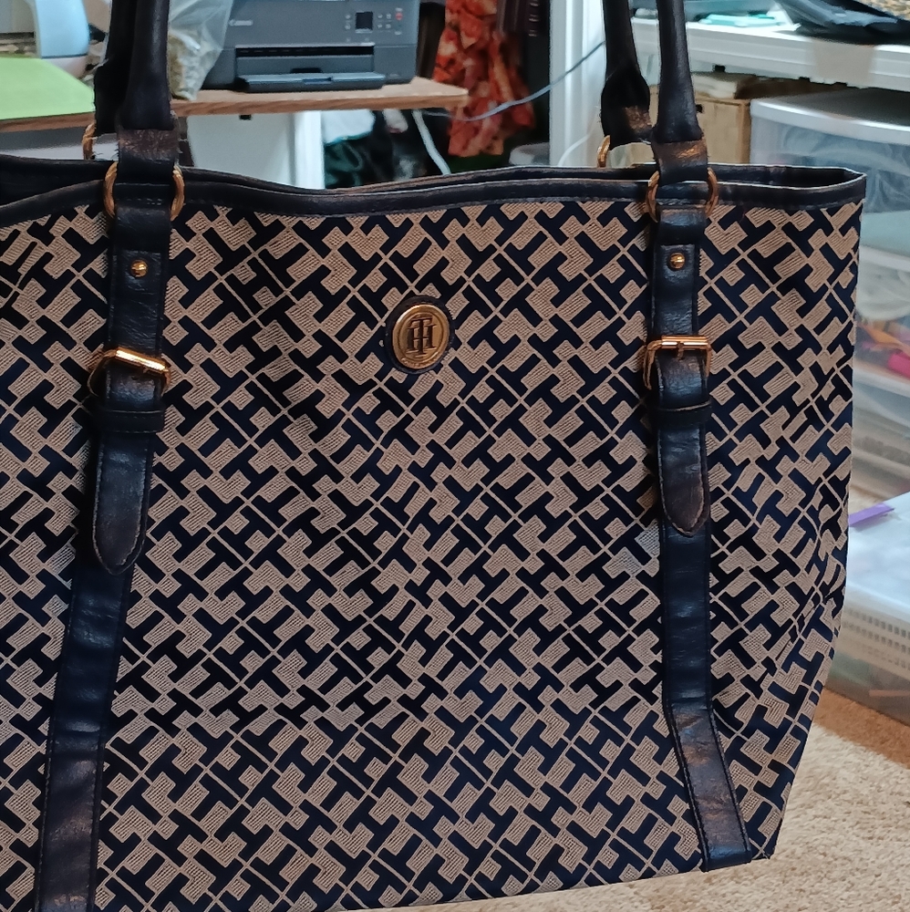 Guess purse